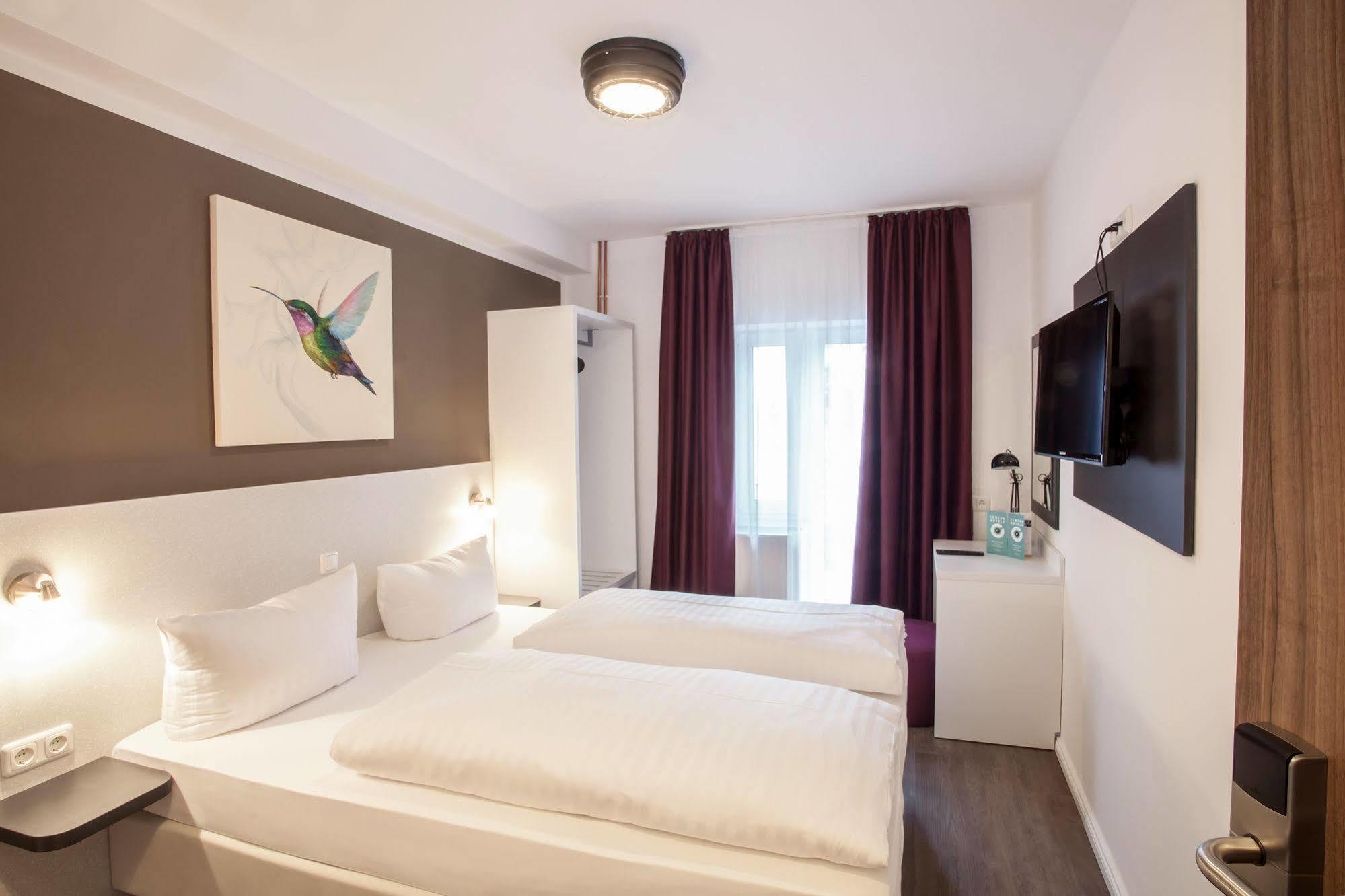 Hotel West 함브루크 외부 사진