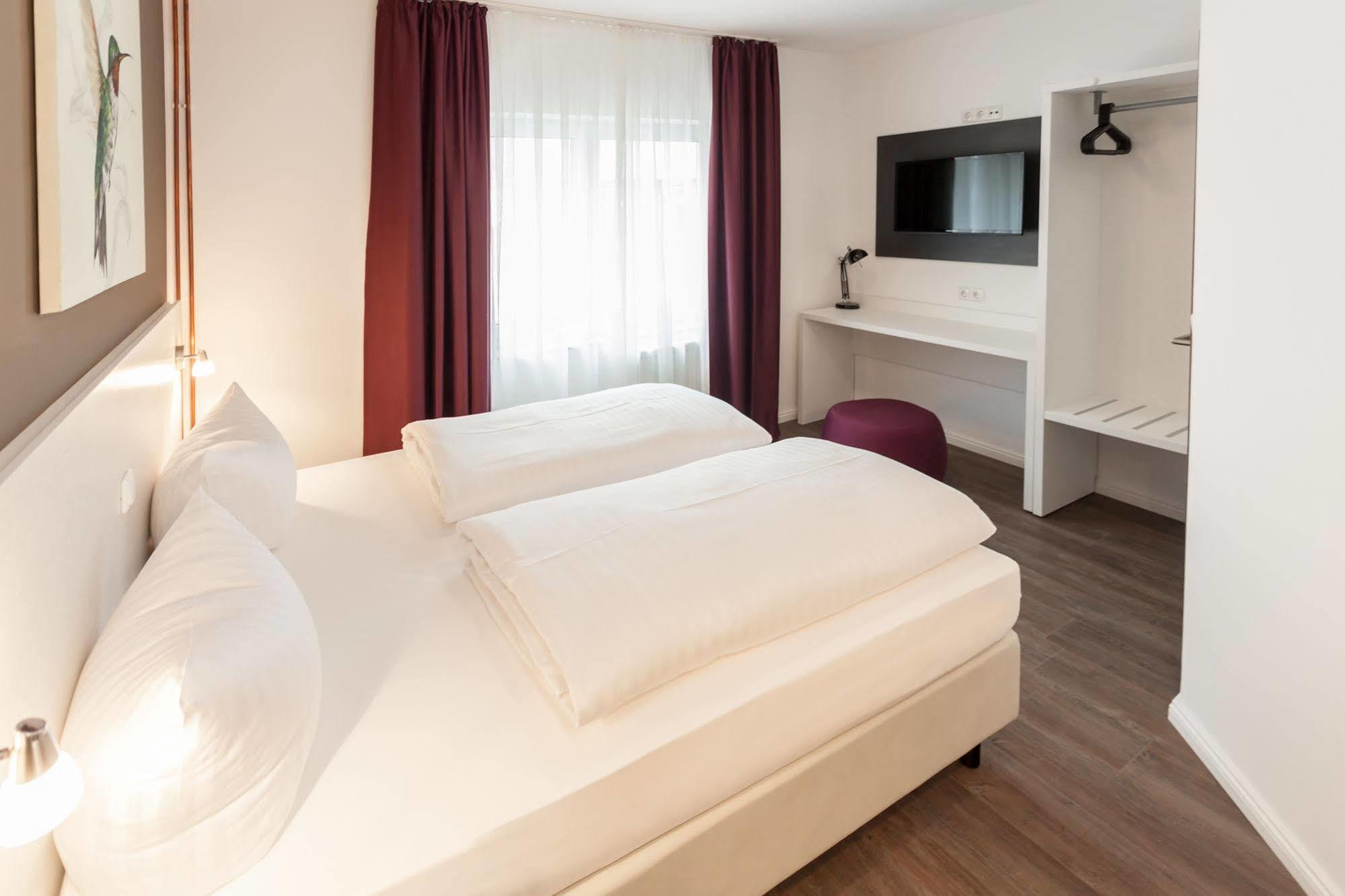 Hotel West 함브루크 외부 사진