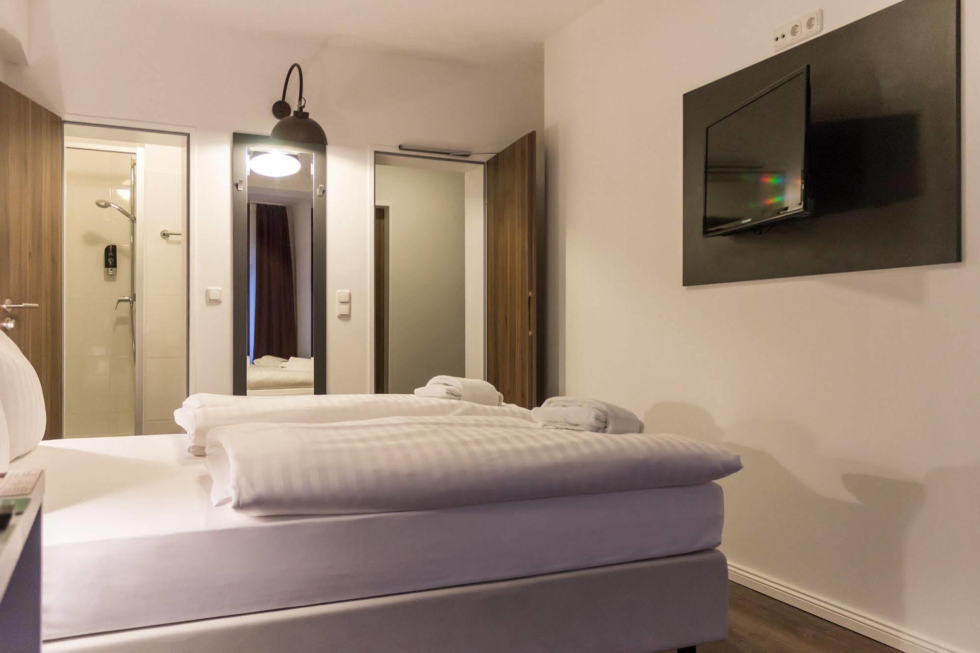 Hotel West 함브루크 외부 사진