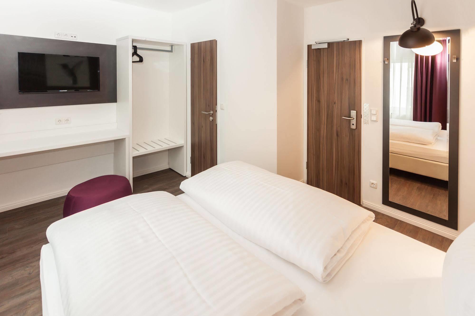 Hotel West 함브루크 외부 사진
